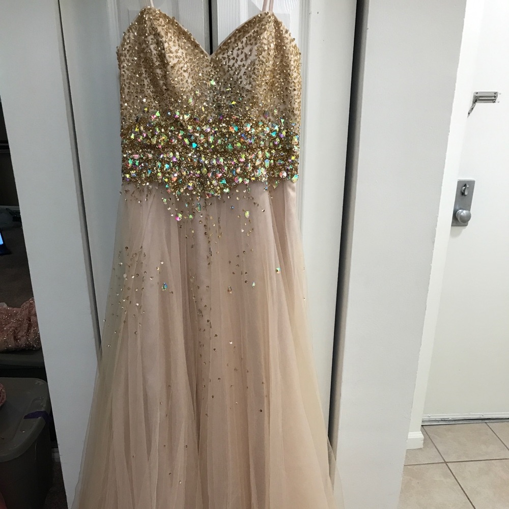 Beautiful Sparkling Gold Evening gown